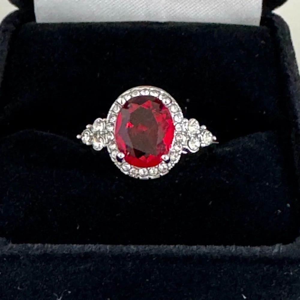 Glamorous Red Oval Crystal Halo Ring – Silver Tone Costume Jewelry Size 7